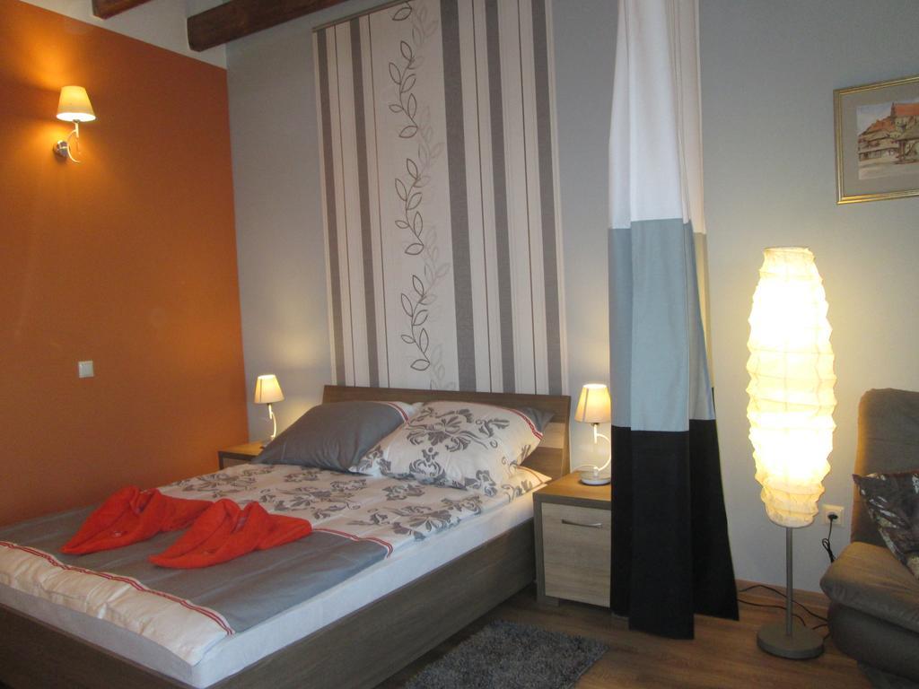 Apartamenty Przy Farze Kazimierz Dolny Szoba fotó